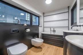 The Insta Playhouse - Covent Garden - by Frankie Says